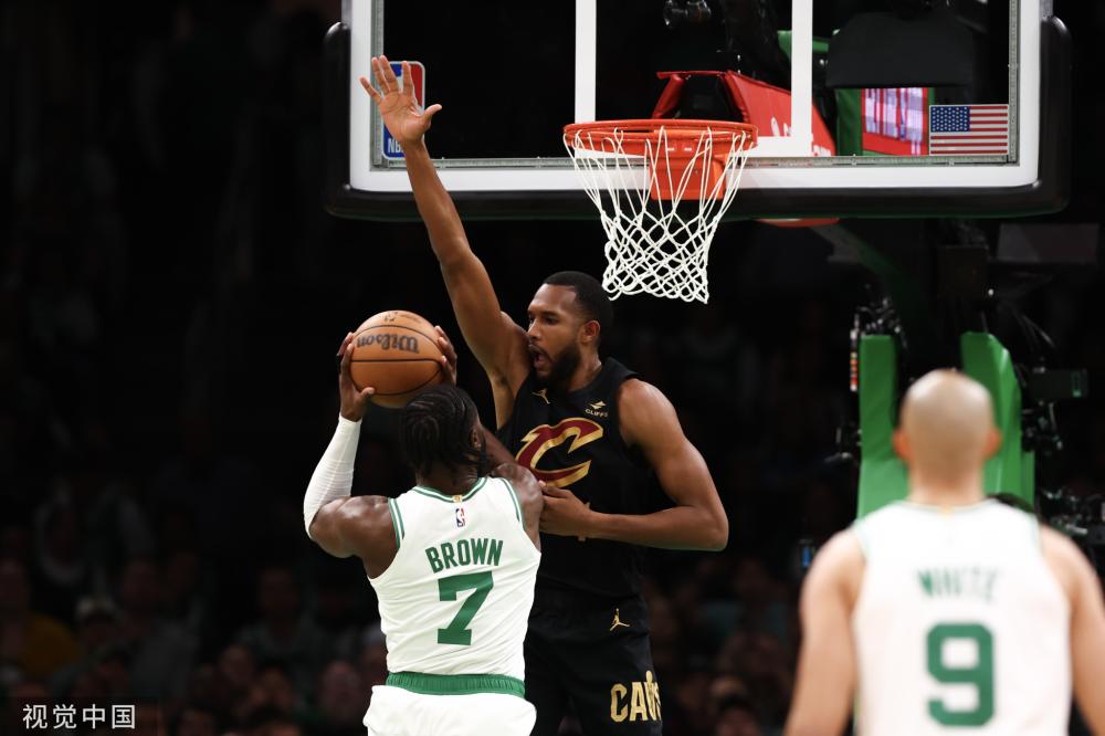 亚洲球队中 亚洲球队中