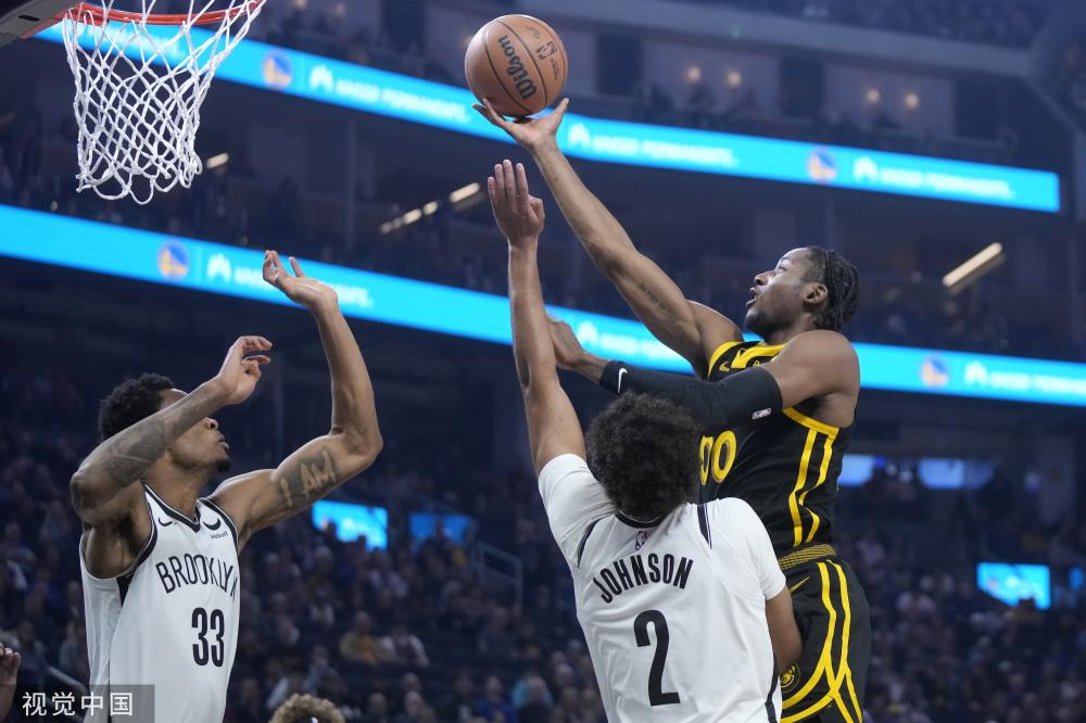 对更衣室氛 对更衣室氛